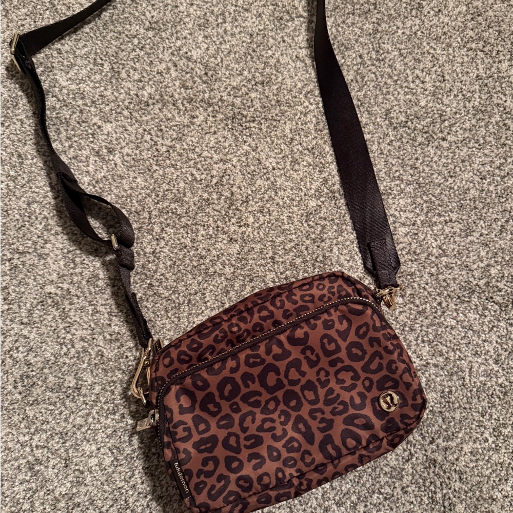 Lululemon Leopard Everywhere Crossbody Bag 2L